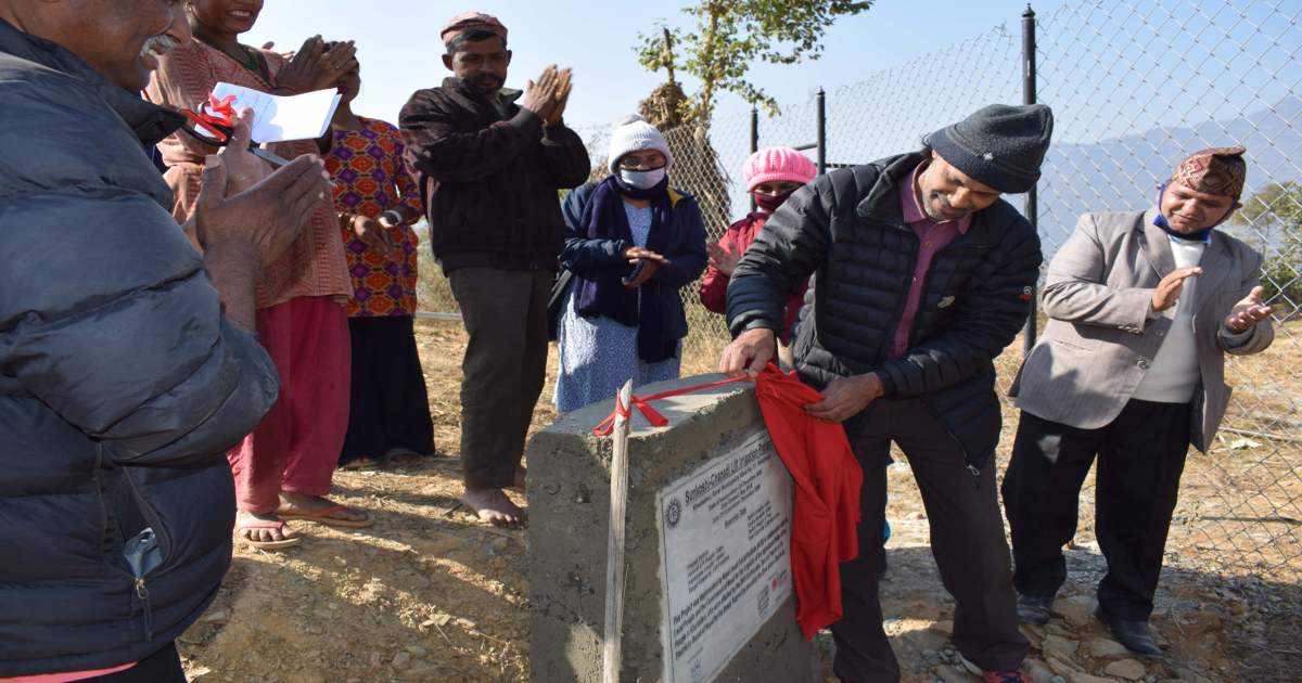 Nepal – La terre aride de Rakathum Chapadi reçoit de l’eau pour l’irrigation