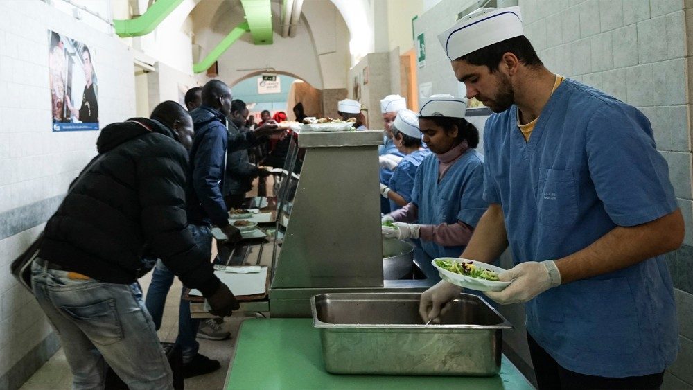Global – Centro Astalli : les arrivées par voie maritime ont doublé. De plus en plus d’abus sur les femmes