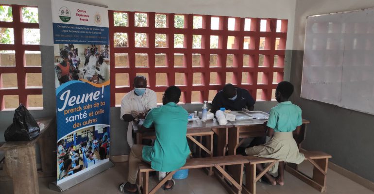 Africa – La comunità come centro di assistenza e supporto