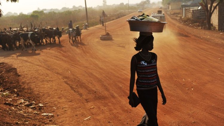 2024-03-Juba unpaved road