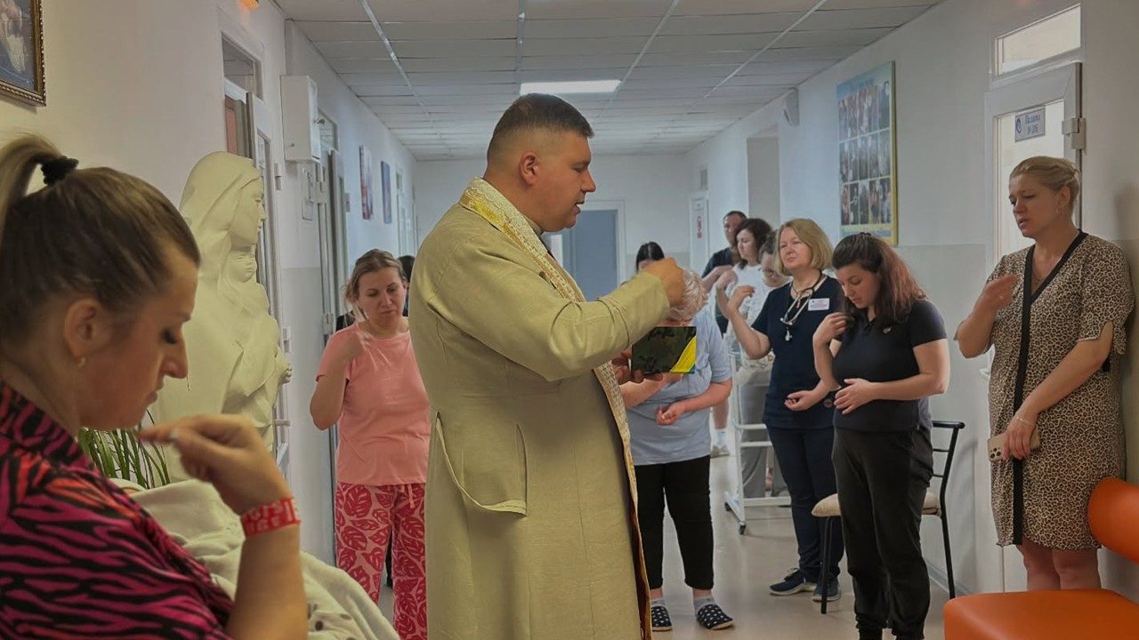 Ukraine hospital chaplain: Under the bombs with faith and resilience